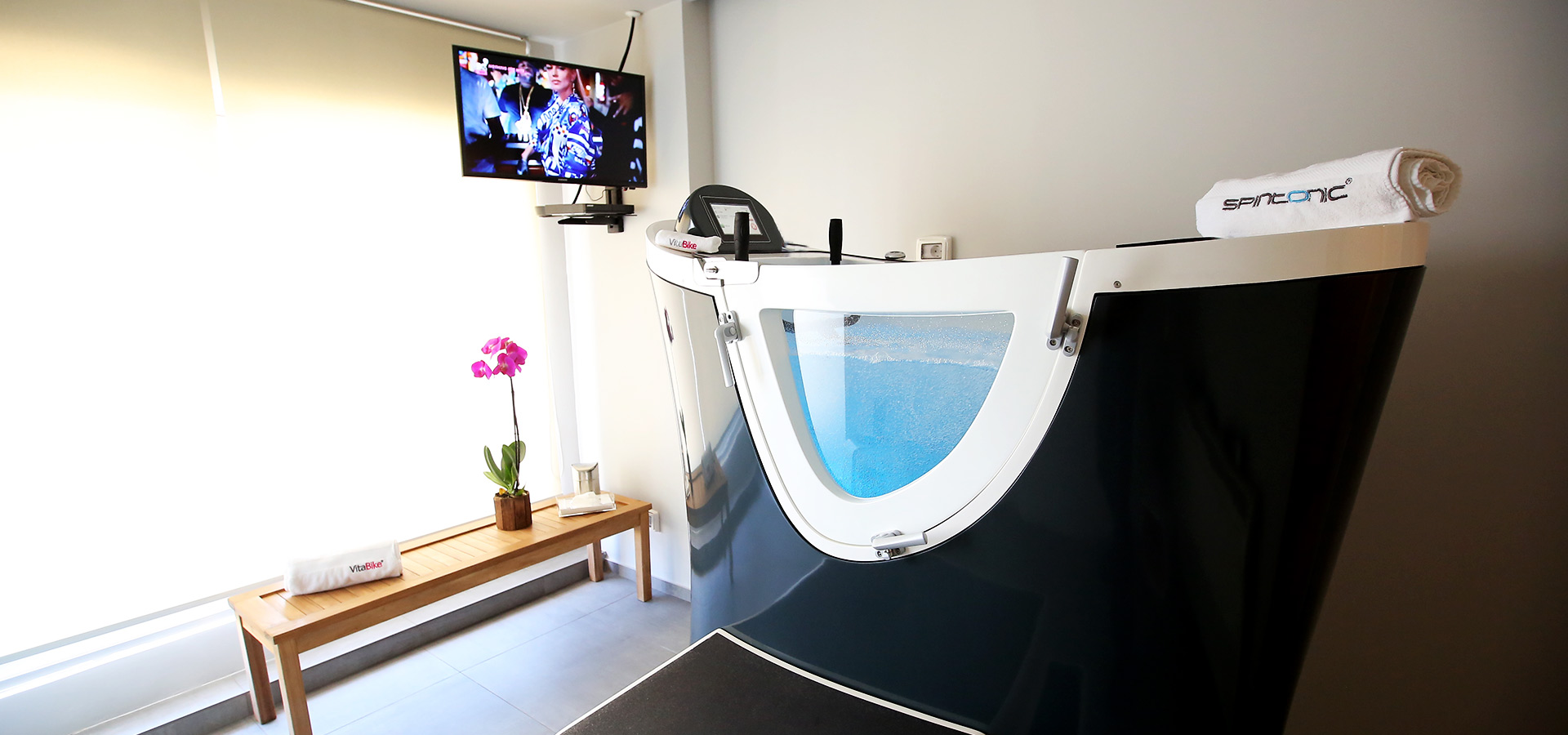 Cutting-Edge Aquabiking & Therapeutic Massage